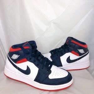 AIR JORDAN 1 MID UNIVERSITY RED/BLUE